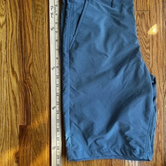 Hurley shorts made with Nike DryFit - Picture 4 of 5